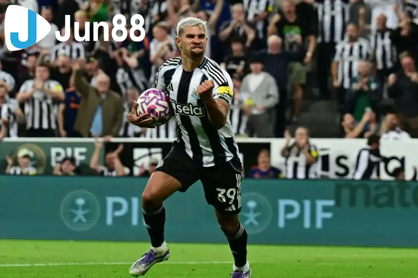 Newcastle có tỉ lệ thắng rất thấp trong trận đấu này. Ảnh: CLB